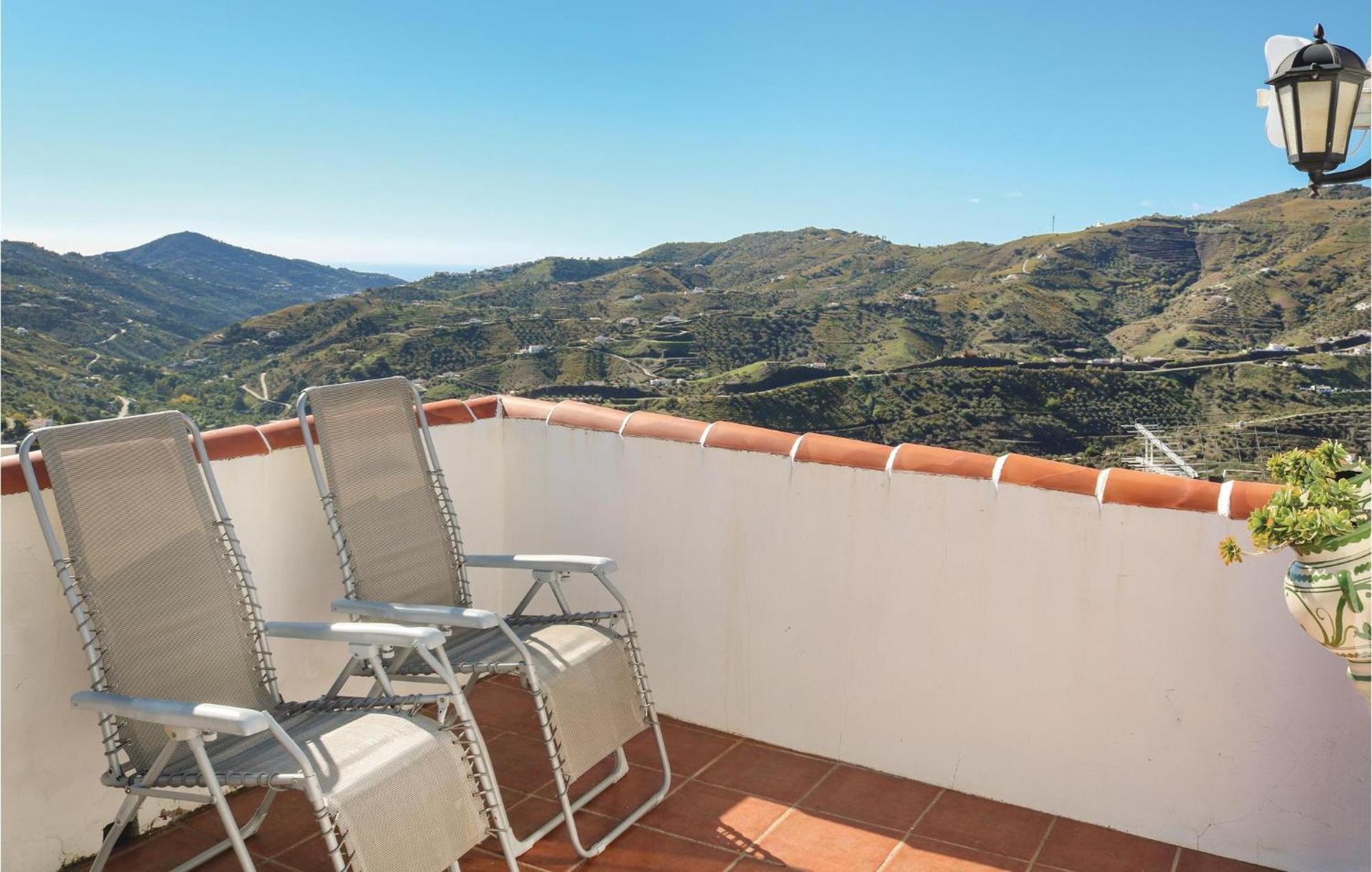 Nice Home In Canillas De Albaida With Wifi Eksteriør bilde