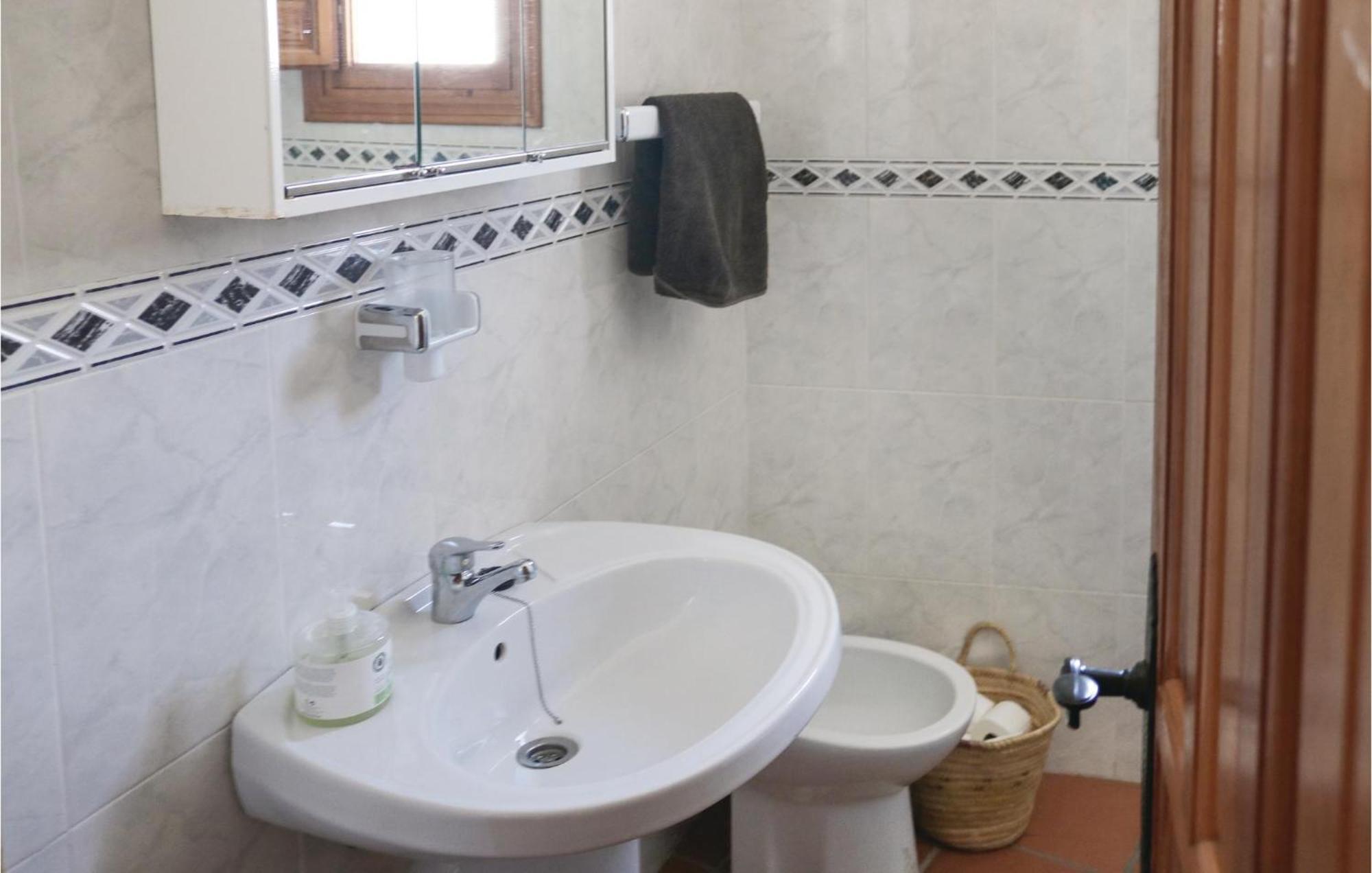 Nice Home In Canillas De Albaida With Wifi Eksteriør bilde