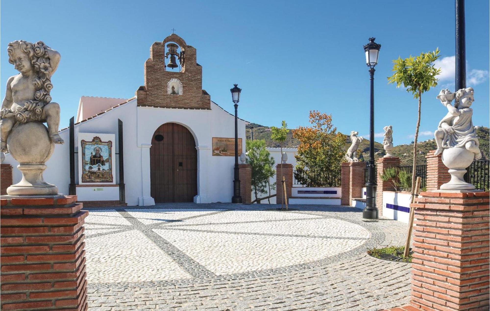 Nice Home In Canillas De Albaida With Wifi Eksteriør bilde